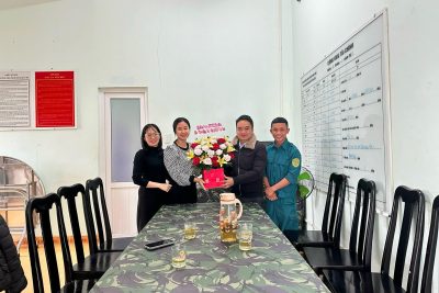 Chi đoàn Trường MN số 2 Hòa Liên đến thăm chi đoàn Quân sự kết nghĩa nhân kỷ niệm 79 năm ngày thành lập Quân đội nhân dân Việt Nam